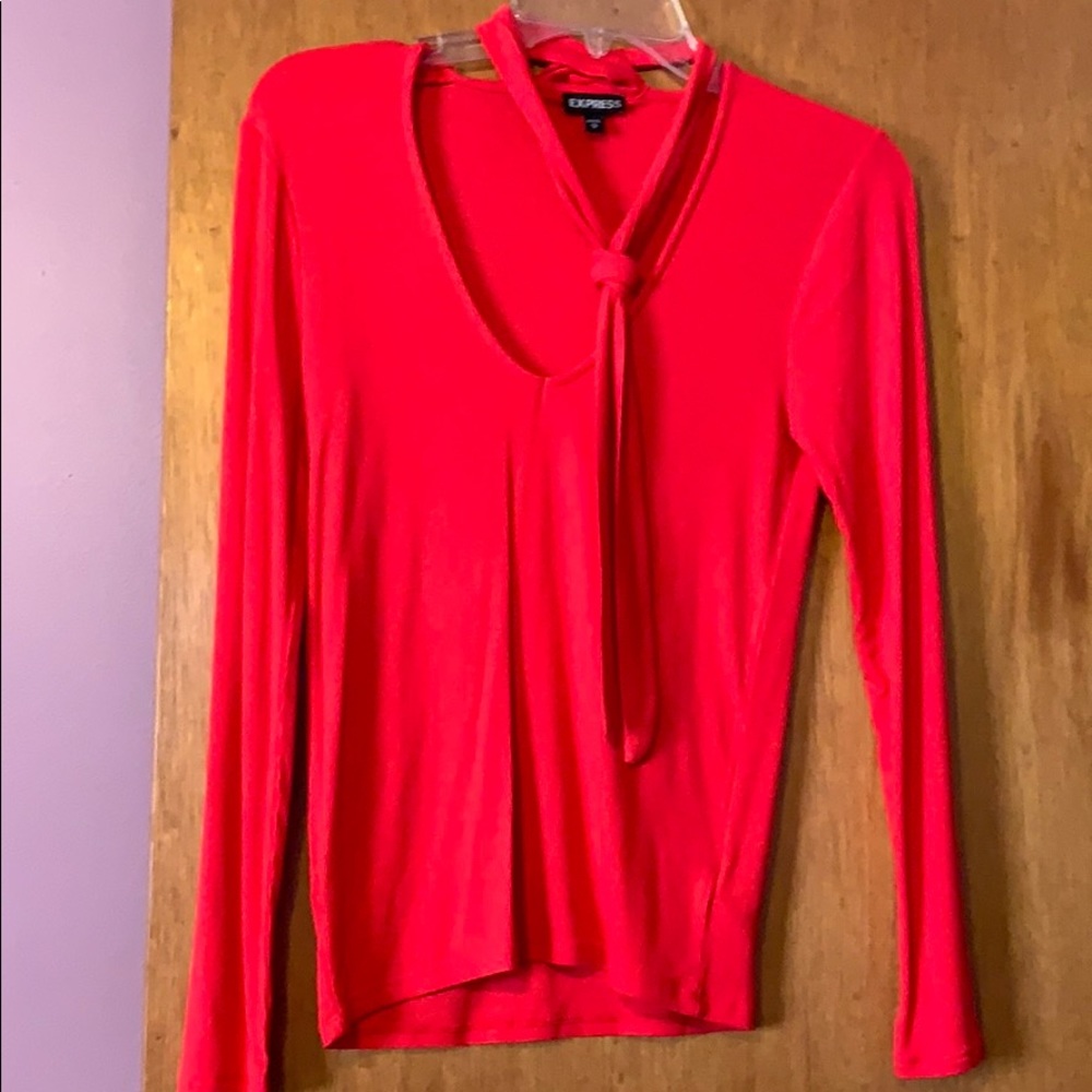 Long sleeve express top with tie